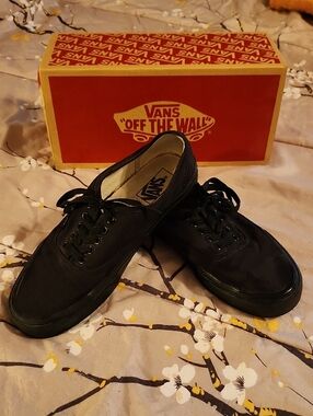 Vans Black Canvas Low-Top Sneakers